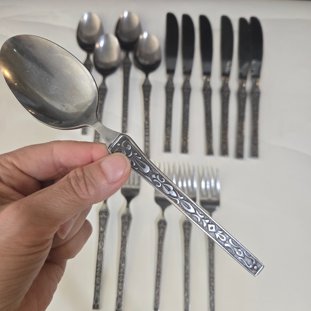 17 Pc Supreme Cutlery Flatware Set TWS131 Floral Scroll Japan Forks Spoons MCM